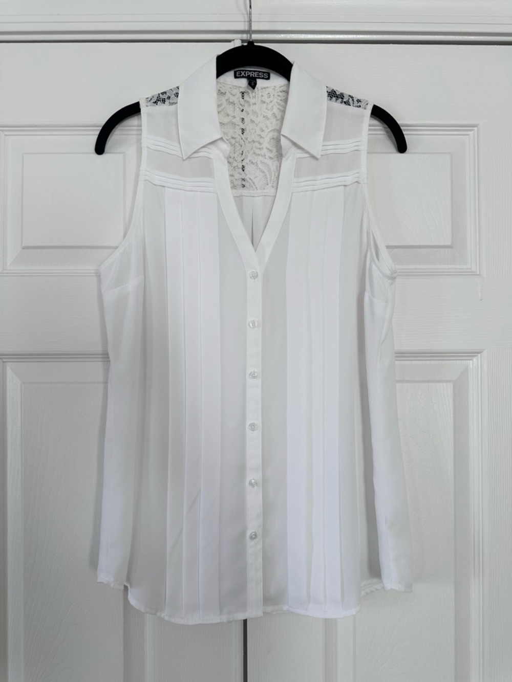 Express White Sleeveless Pleated Button-Front Blouse with Lace Yoke Size Medium